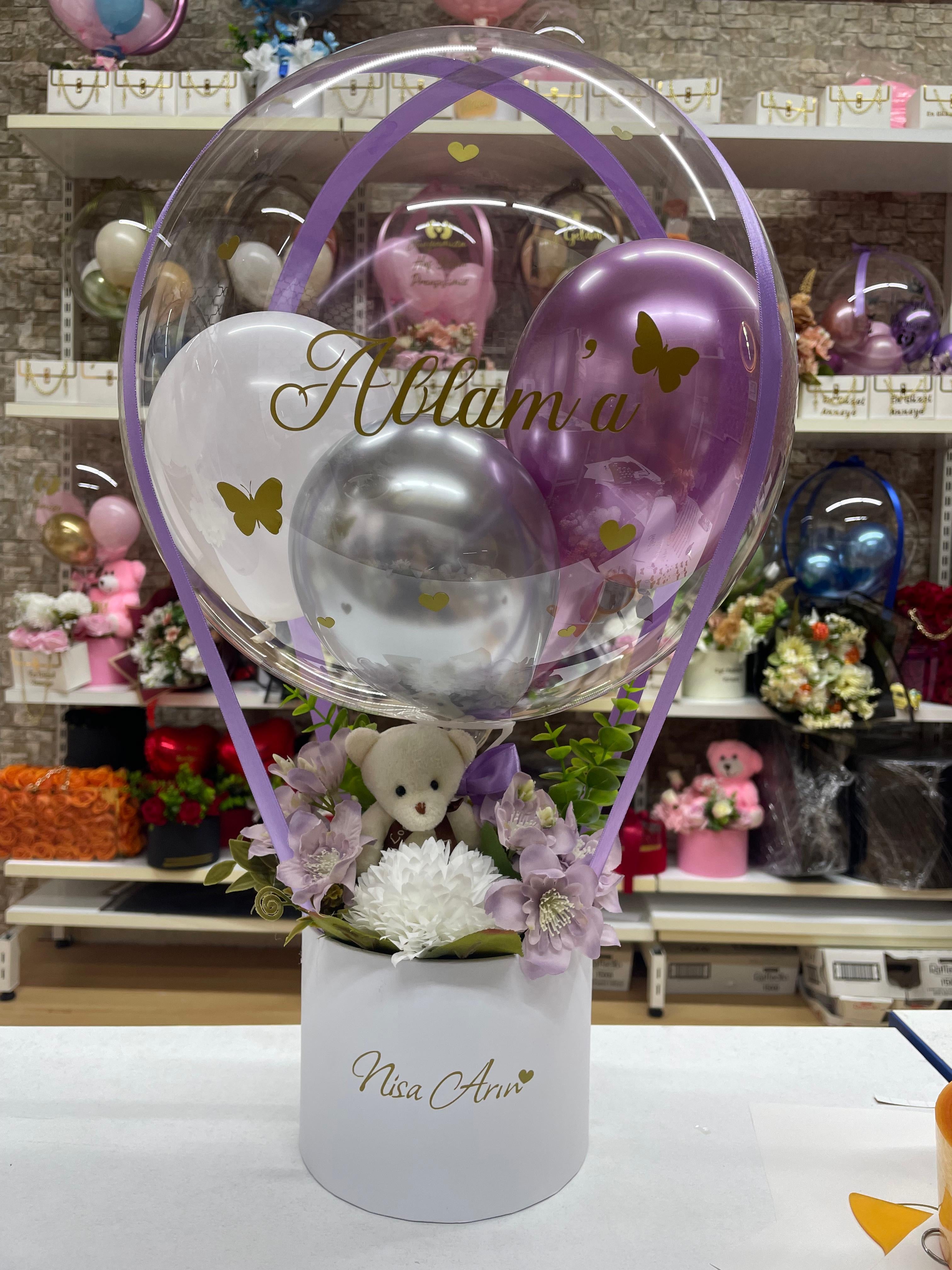 Şeffaf Balon Kutusu – Mor Konsept Peluş Ayıcık ve Çiçekli Hediye Seti