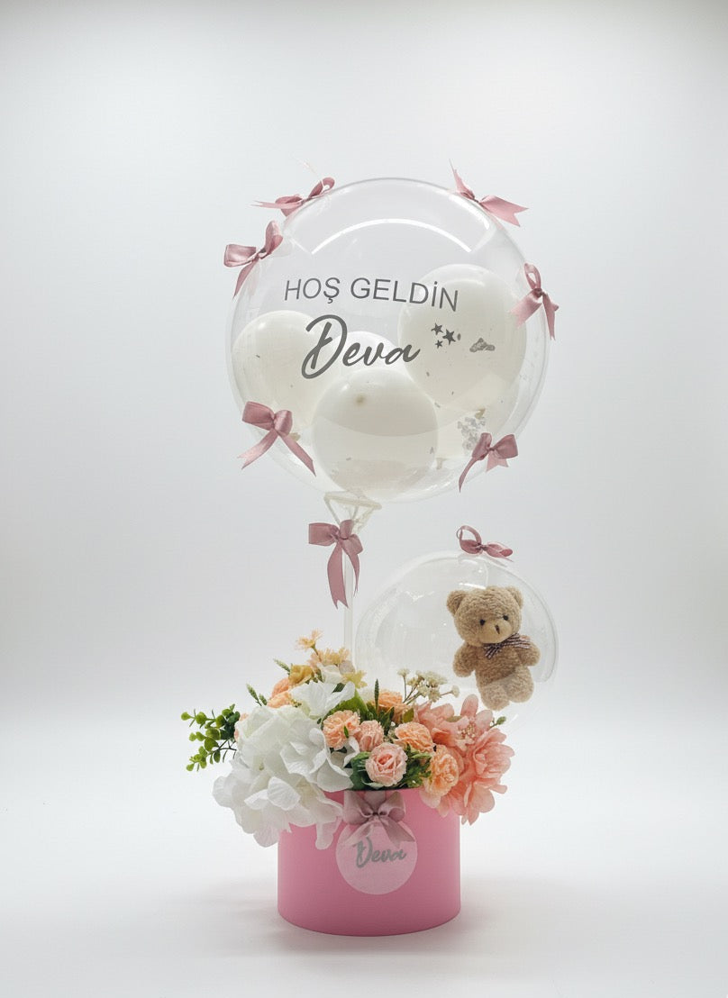 Premium Pembe Bebek Hediyesi – Hoş Geldin Balon ve Çiçek Aranjmanı