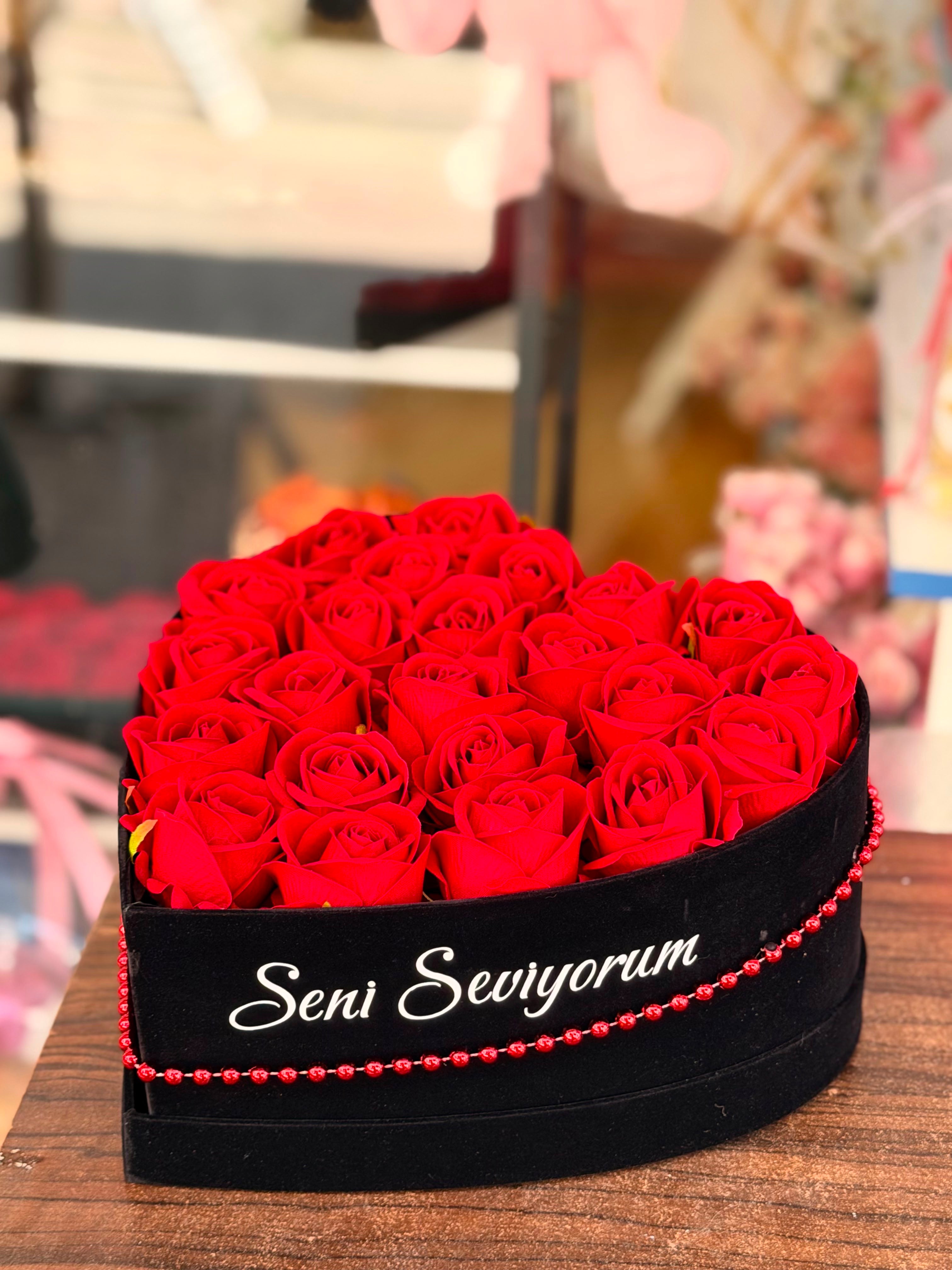 Sevgiliye Hediye Gül Kutusu